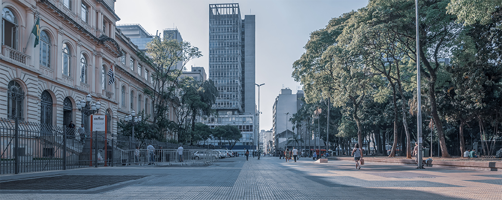 imagem do calçadão no centro da cidade