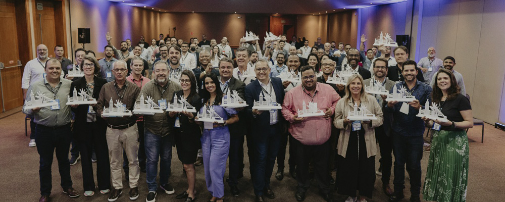 Gestores e representantes das cidades premiadas com o troféu Anciti Awards 2022