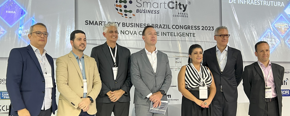 gestores durante evento smart city 2023