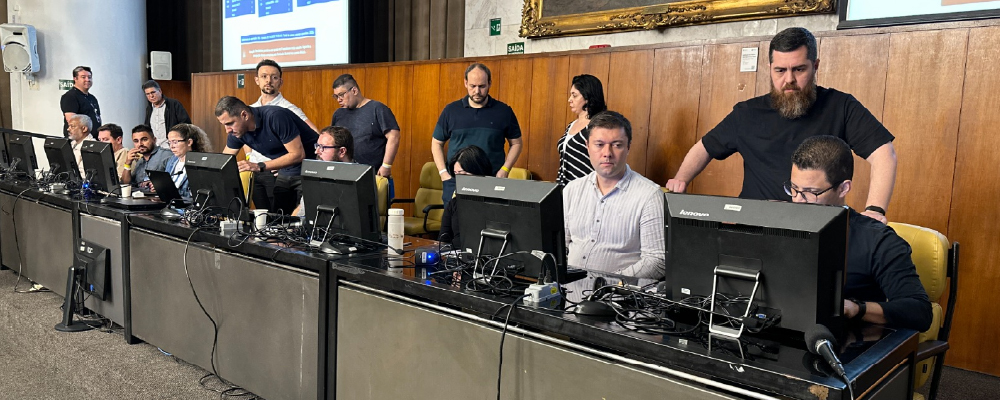 equipe Prodam na apuração dos votos na Câmara