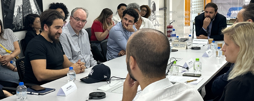 Carlos Ruas durante mesa-redonda no Inspira Sampa