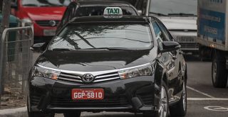 Prodam adequa sistema para alvarás de Táxi Preto