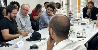 Carlos Ruas durante mesa-redonda no Inspira Sampa