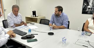 reunião com o secretário de Governo Edson Aparecido